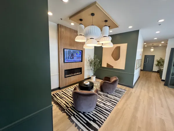 $2,965 | 625 Deerfield Road, Unit 321, Deerfield, IL 60015