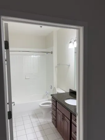 $2,965 | 625 Deerfield Road, Unit 321, Deerfield, IL 60015