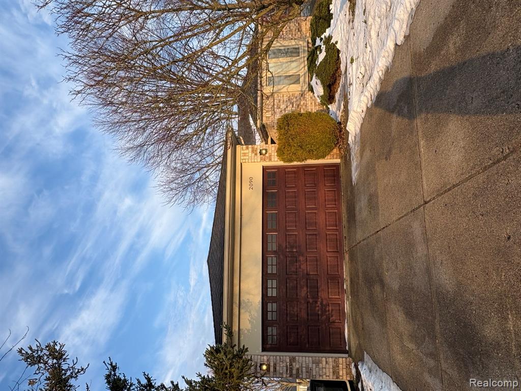 2090 Cumberland Road Rochester, MI 48307 - Photo 3 of 25