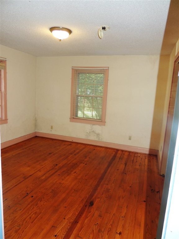 516 East Main Street Pendleton, SC 29670 - Photo 6 of 12