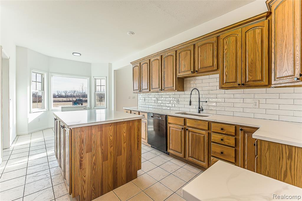 2611 Toben Road Carleton, MI 48117 - Photo 15 of 67