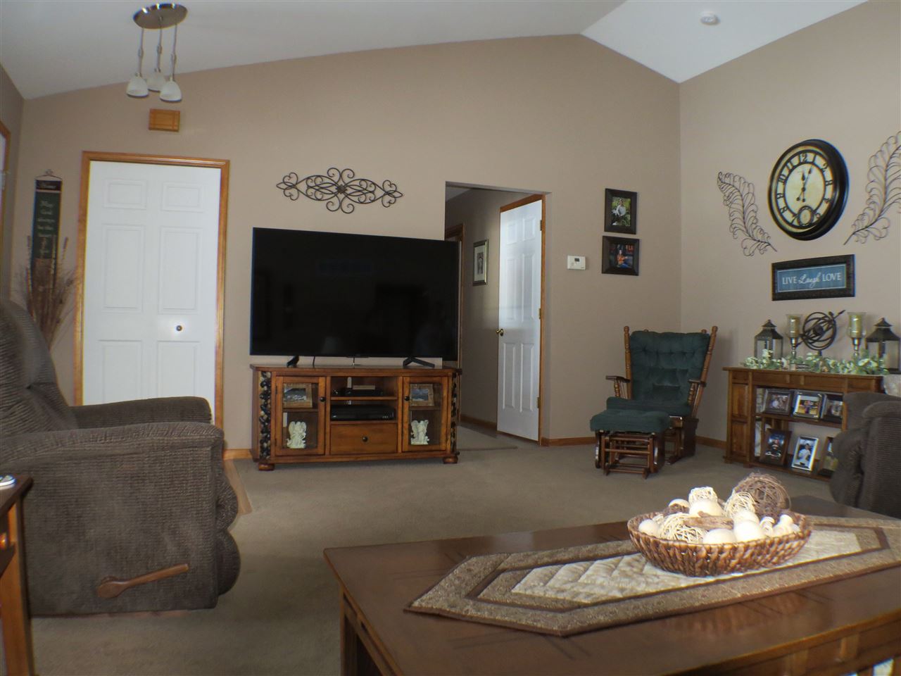 1420 South Morrish Road Flint, MI 48532 - Photo 3 of 32