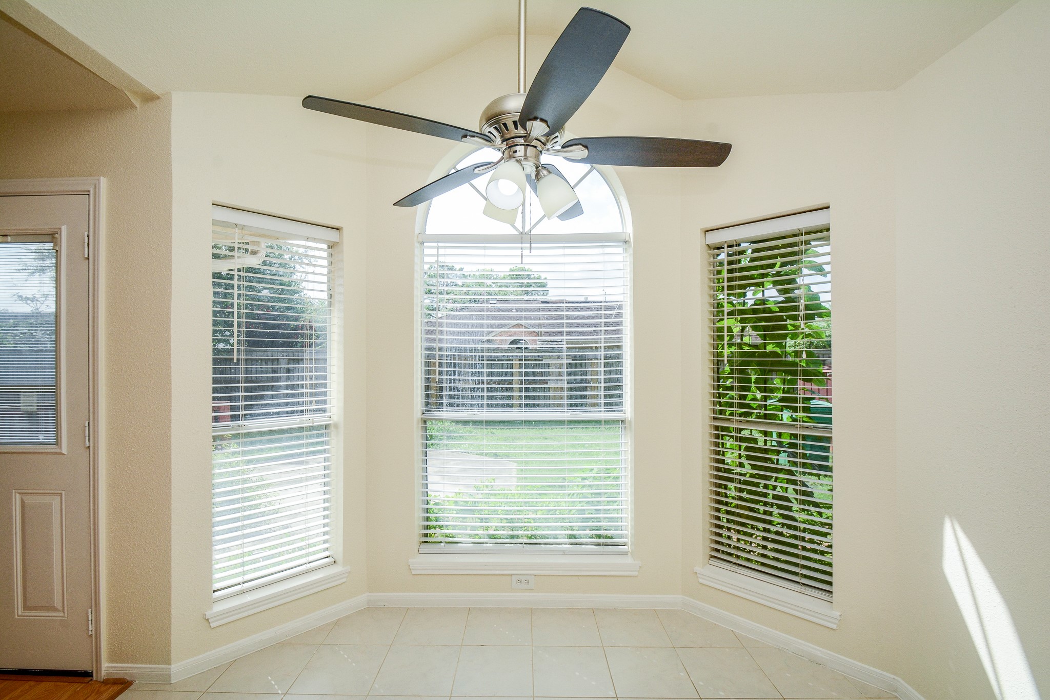 9502 Coast Bridge Street Houston, TX 77075 - Photo 13 of 31