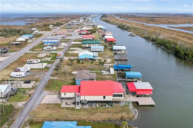 $695,000 | 7323 Breakwater Drive, Chauvin, LA 70344