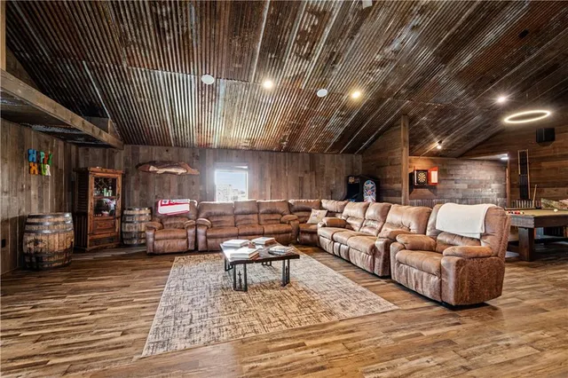 $695,000 | 7323 Breakwater Drive, Chauvin, LA 70344