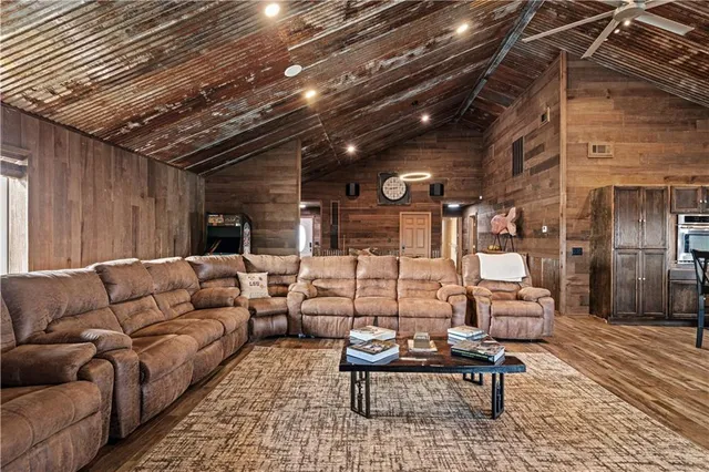 $695,000 | 7323 Breakwater Drive, Chauvin, LA 70344