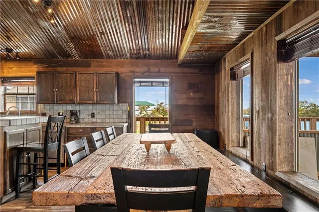 $695,000 | 7323 Breakwater Drive, Chauvin, LA 70344