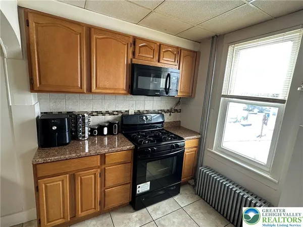 $295,900 | 1566 Washington Avenue, Northampton, PA 18067