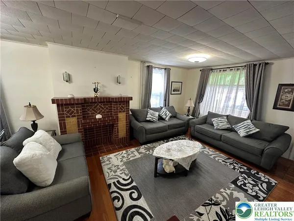 $295,900 | 1566 Washington Avenue, Northampton, PA 18067