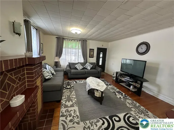 $295,900 | 1566 Washington Avenue, Northampton, PA 18067