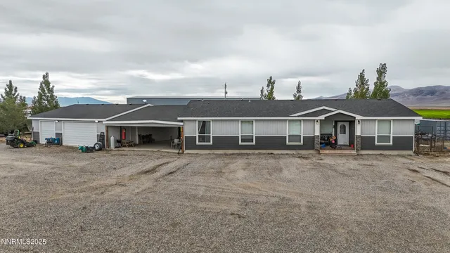 a front view of house with yard