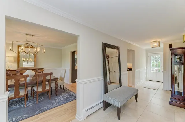 $775,000 | 22W425 Broker Road, Medinah, IL 60108