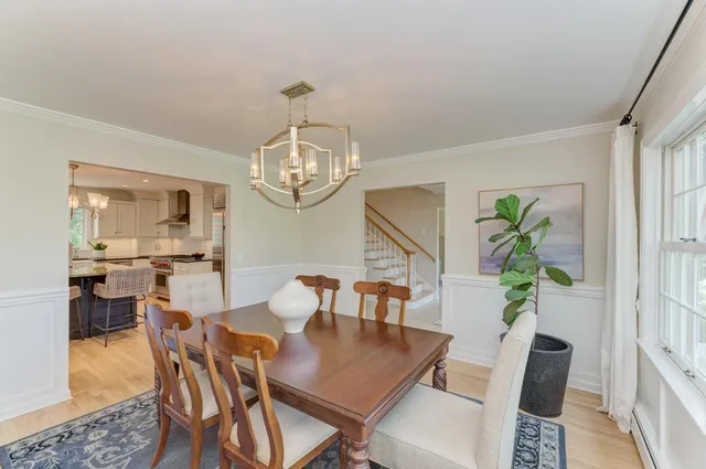 $775,000 | 22W425 Broker Road, Medinah, IL 60108