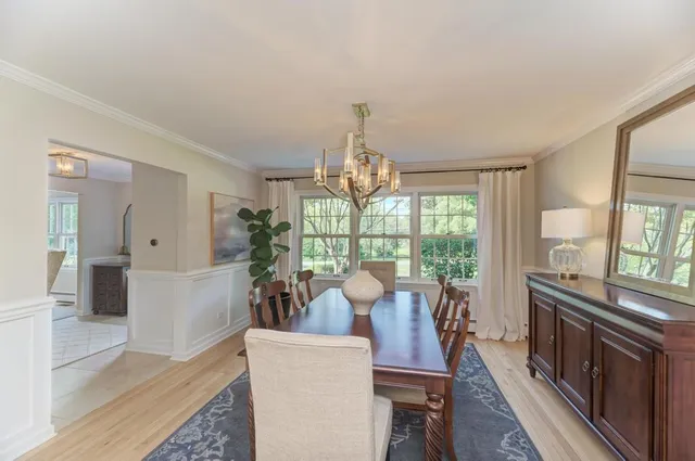 $775,000 | 22W425 Broker Road, Medinah, IL 60108