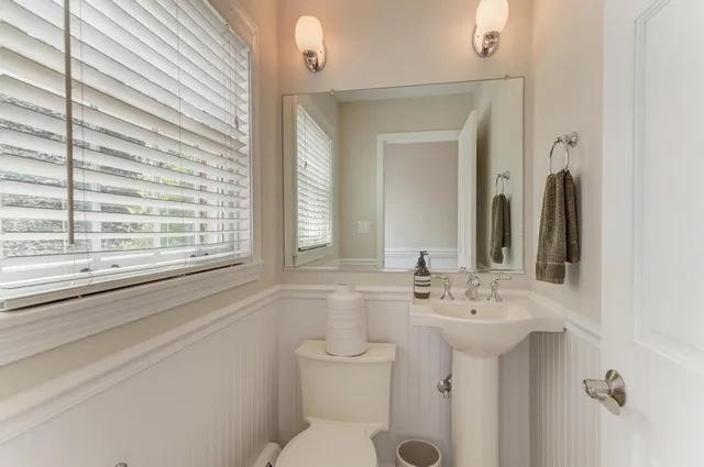 $775,000 | 22W425 Broker Road, Medinah, IL 60108