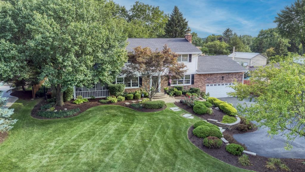 22W425 Broker Road Medinah, IL 60108 - Photo 3 of 59 Gallery Image 3