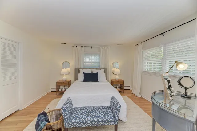 $775,000 | 22W425 Broker Road, Medinah, IL 60108