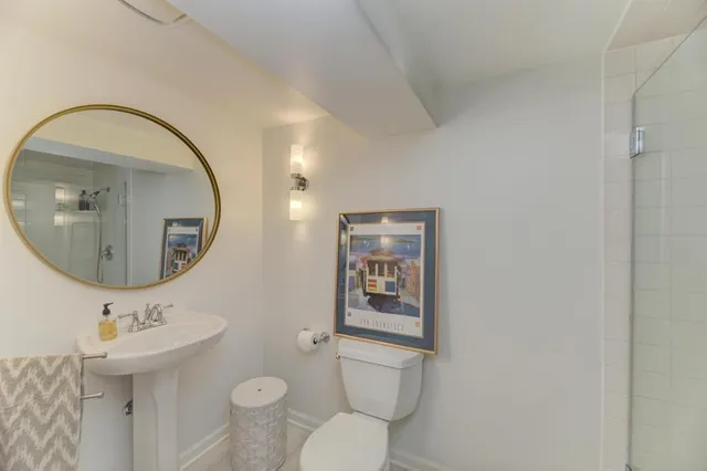 $775,000 | 22W425 Broker Road, Medinah, IL 60108