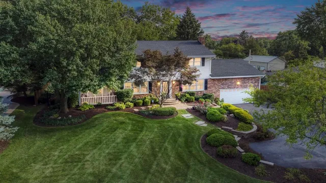 $775,000 | 22W425 Broker Road, Medinah, IL 60108