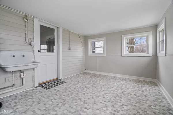 $259,900 | 6015 North 50 East, Greenfield, IN 46140