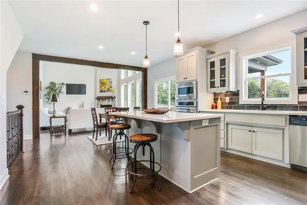 $719,900 | 18604 Mohawk Lane, Overland Park, KS 66085