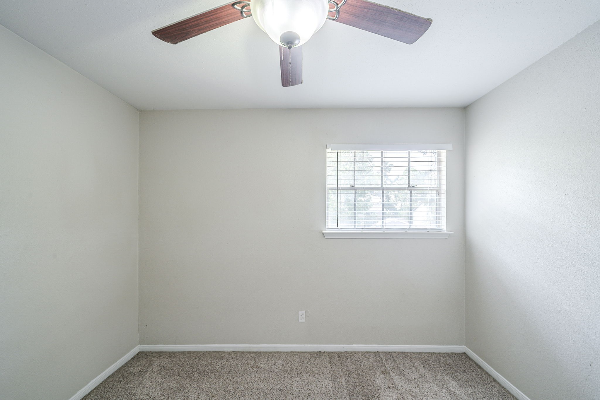 5023 Glendower Drive Spring, TX 77373 - Photo 20 of 33 an empty room with windows