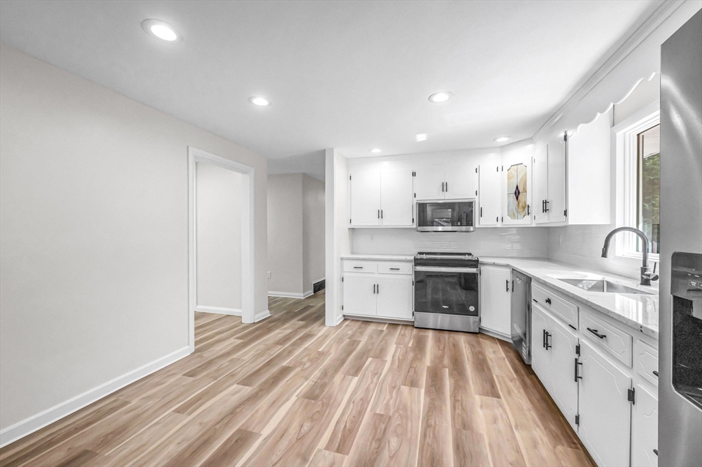 557 Maple Road, Unit 1 Longmeadow, MA 01106 - Photo 13 of 42