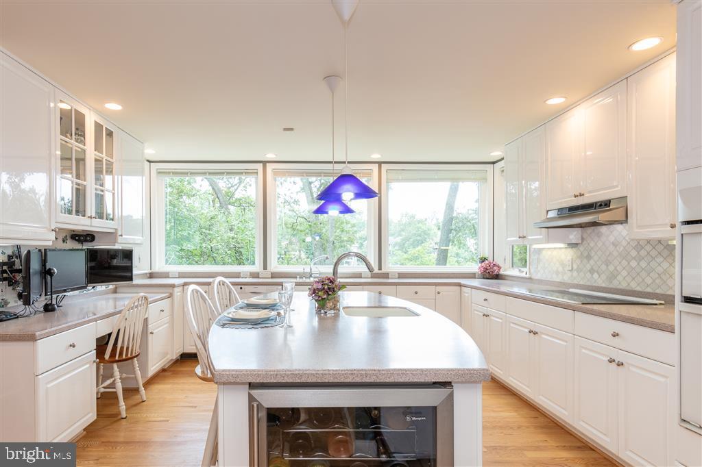 393 Valley Stream Road Severna Park, MD 21146 - Photo 8 of 25 Kitchen