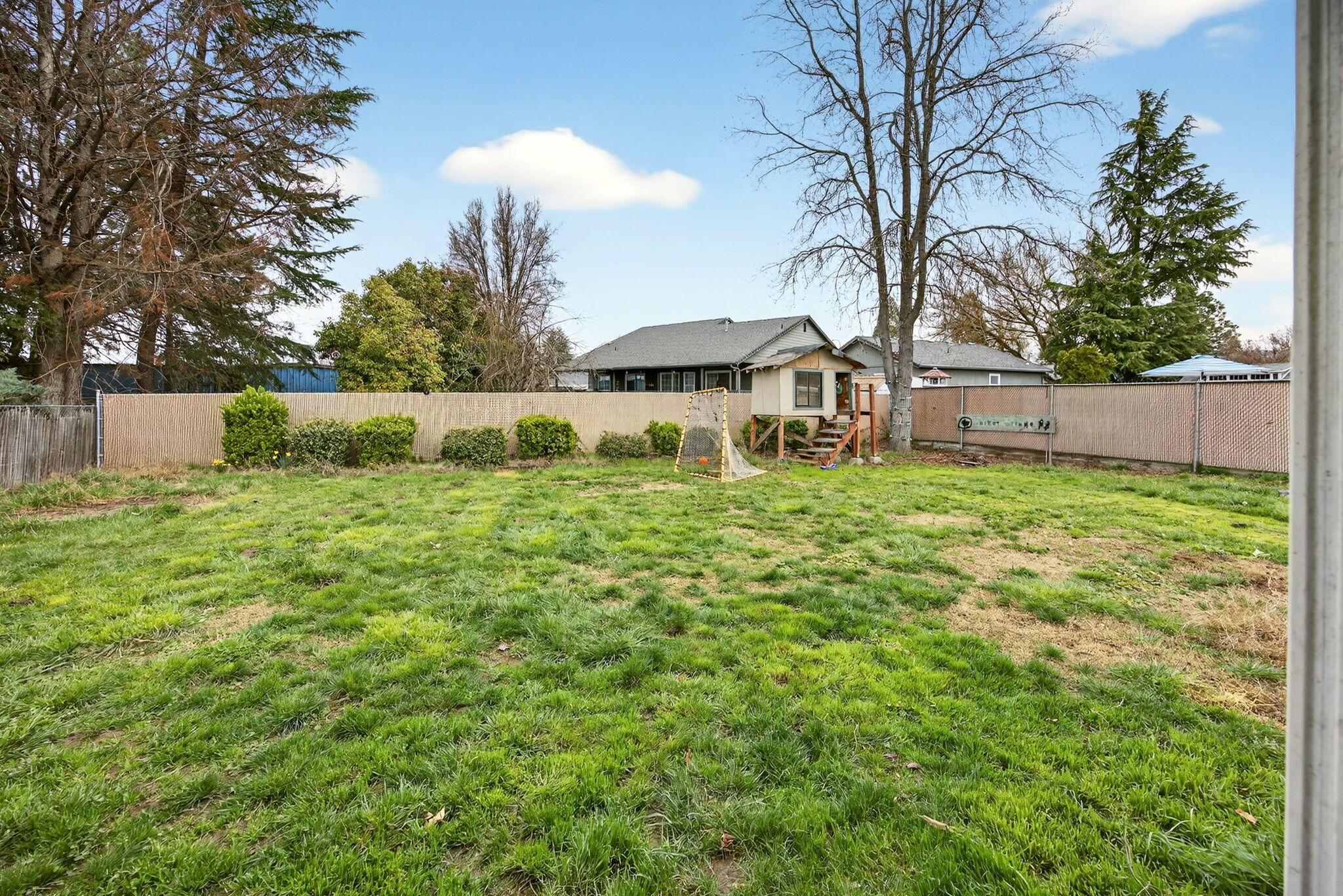2175 Delta Waters Road Medford, OR 97504 - Photo 19 of 22 large, private yard