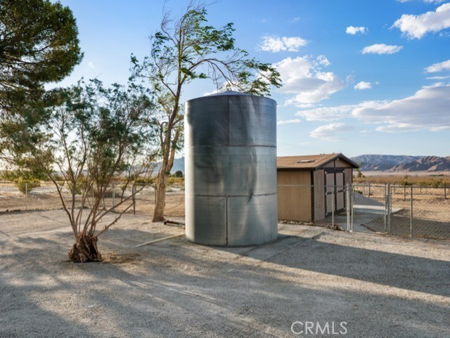 30280 Santa Rosa Road Lucerne Valley, CA 92356 - Photo 16 of 66 Water tank