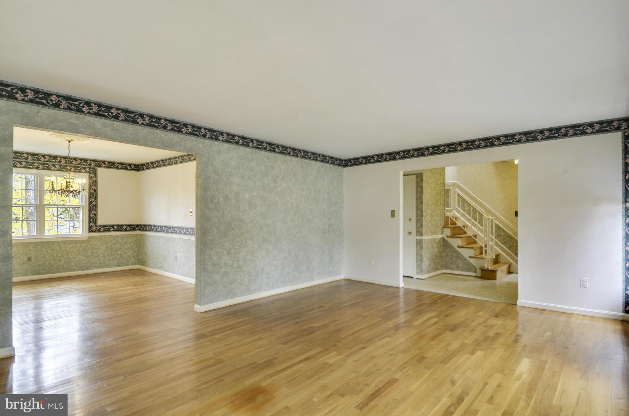 1620 Arbor View Road Silver Spring, MD 20902 - Photo 6 of 30 Living Room