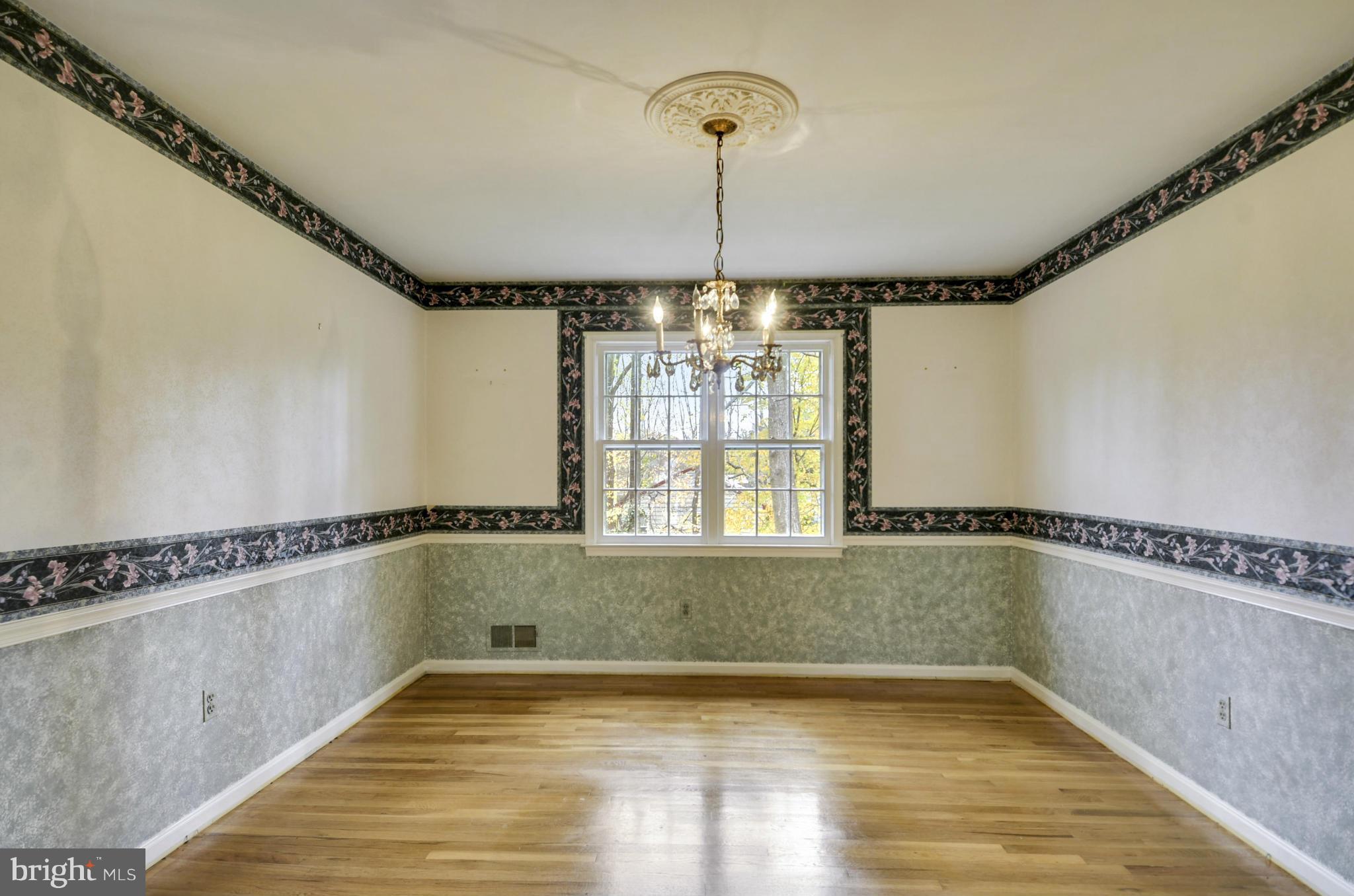1620 Arbor View Road Silver Spring, MD 20902 - Photo 7 of 30 Dining Room