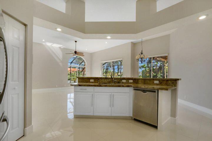 12307 Rockledge Circle Boca Raton, FL 33428 - Photo 7 of 18 20171013192705476932000000-o
