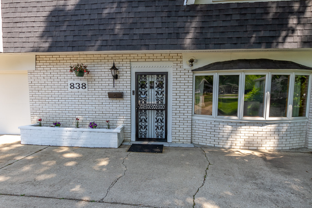 838 East Thompson Road Indianapolis, IN 46227 - Photo 4 of 38 Gallery Image 4