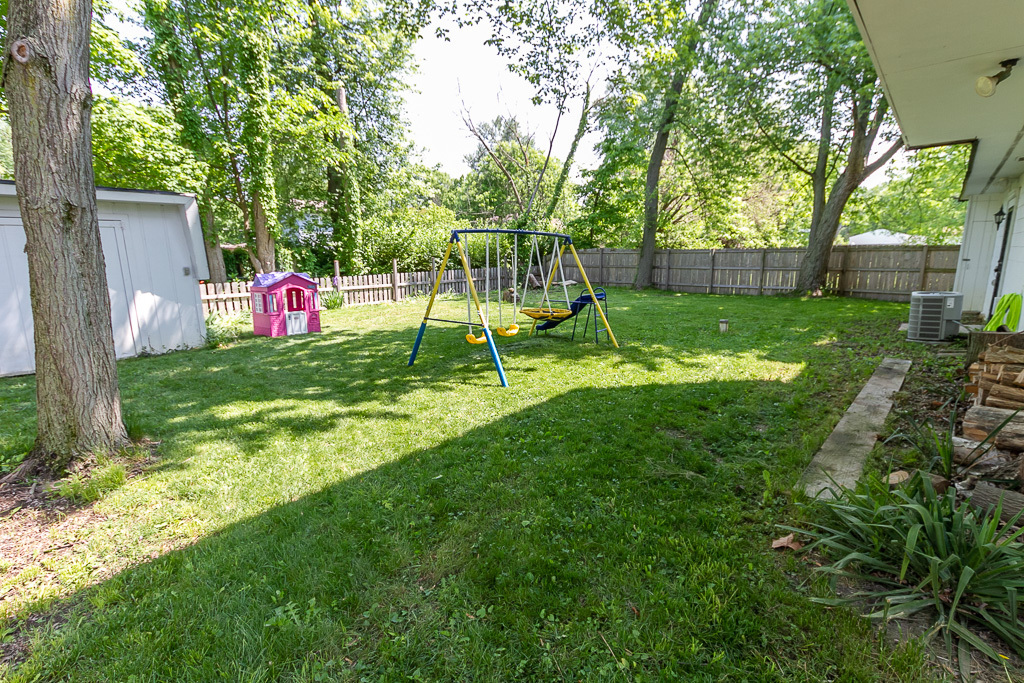 838 East Thompson Road Indianapolis, IN 46227 - Photo 9 of 38 Gallery Image 9