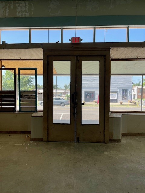 412 West Batte Street, Unit B Cameron, TX 76520 - Photo 6 of 15 Front Doors