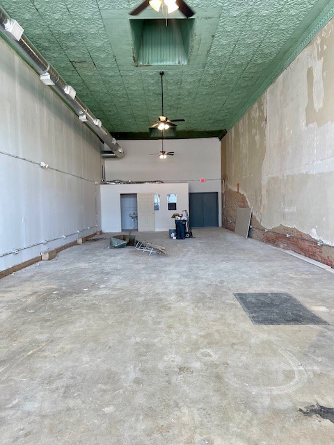 412 West Batte Street, Unit B Cameron, TX 76520 - Photo 7 of 15 Approximately 65x22 feet of open space