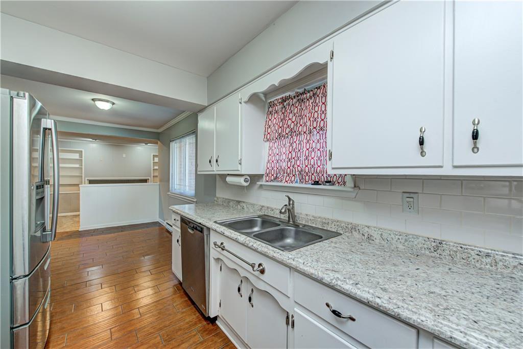 916 Burbank Road Indianapolis, IN 46219 - Photo 19 of 45 Gallery Image 19