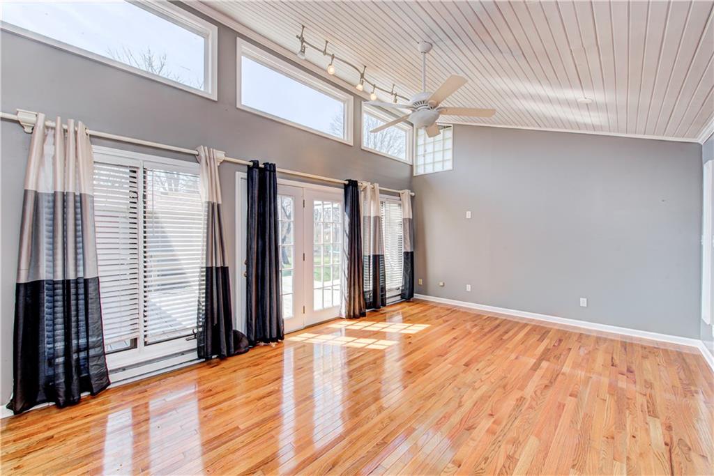 916 Burbank Road Indianapolis, IN 46219 - Photo 26 of 45 Gallery Image 26