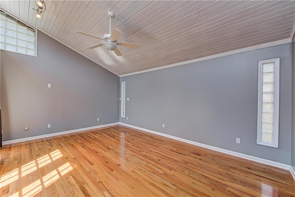 916 Burbank Road Indianapolis, IN 46219 - Photo 27 of 45 Gallery Image 27