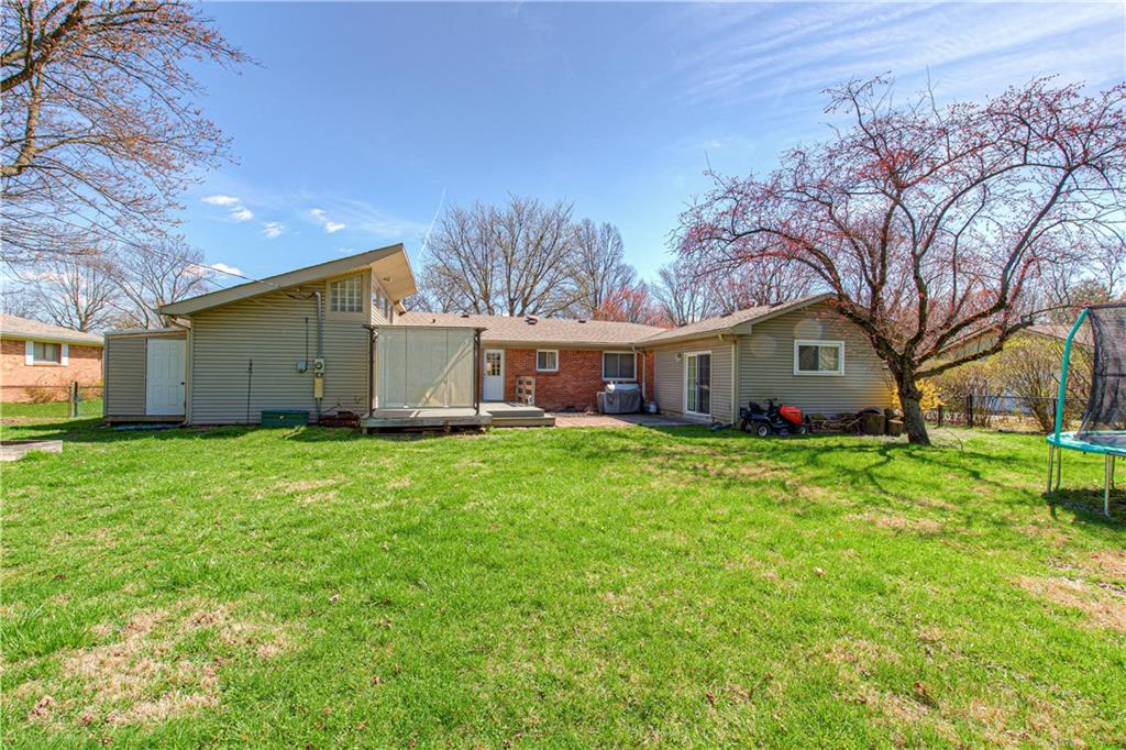 916 Burbank Road Indianapolis, IN 46219 - Photo 42 of 45 Gallery Image 42