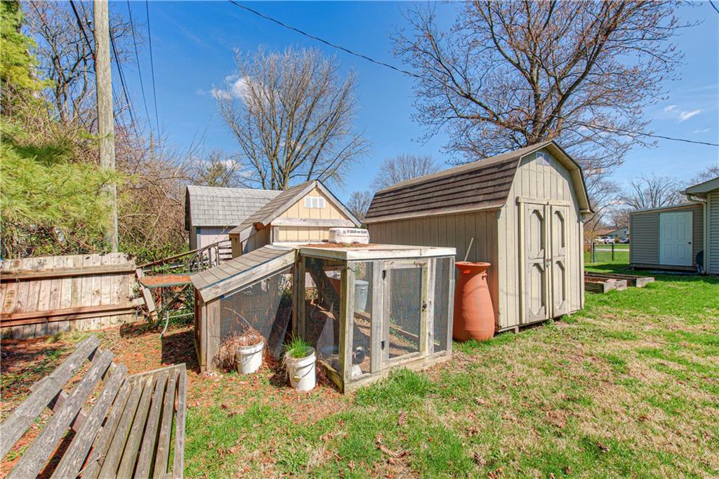 916 Burbank Road Indianapolis, IN 46219 - Photo 43 of 45 Gallery Image 43