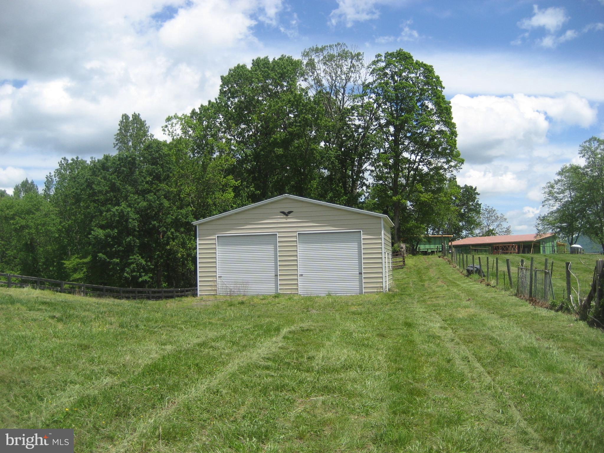 5625 Keyser Road Hume, VA 22639 - Photo 5 of 26 Shed built in back