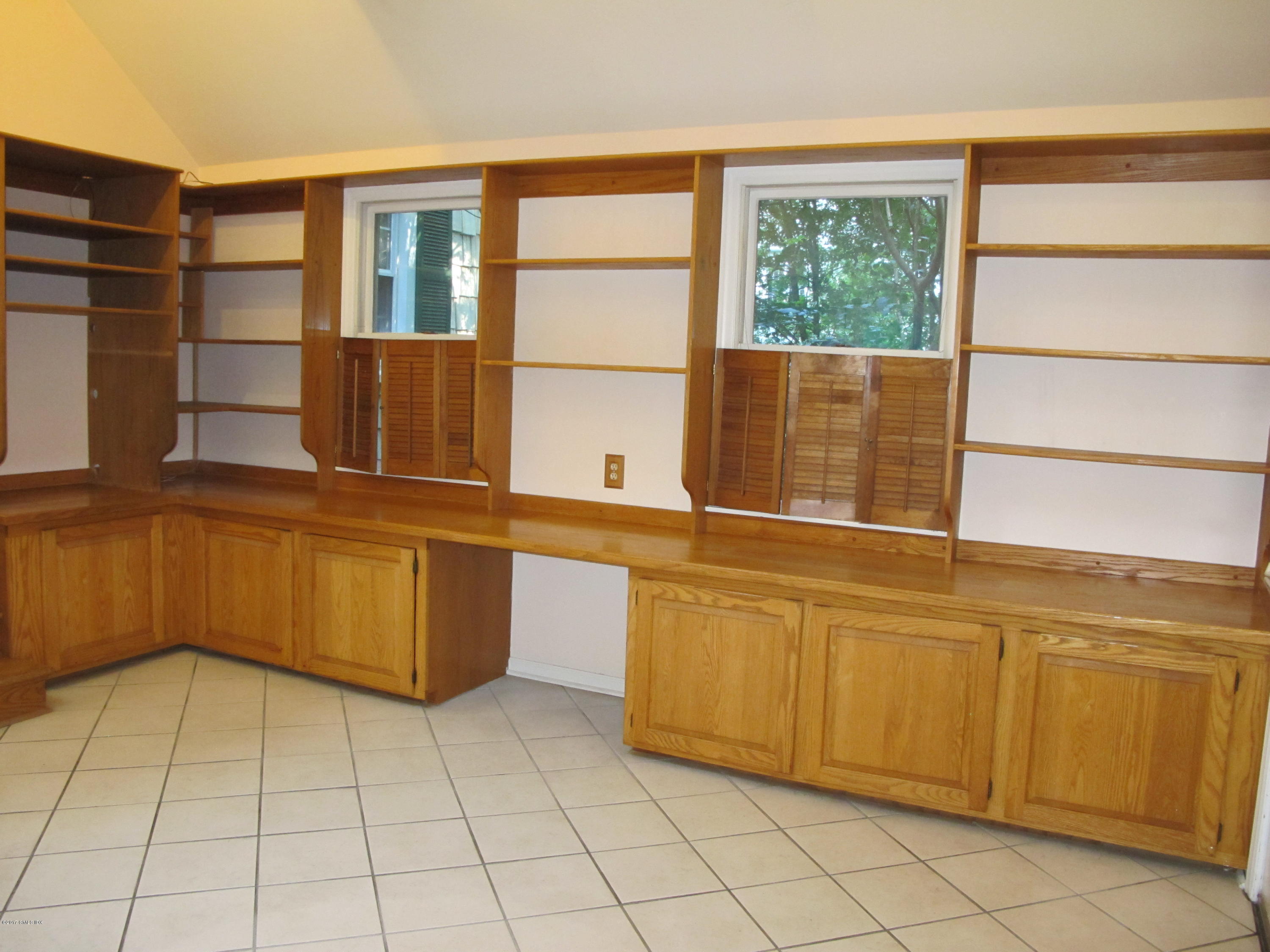 31 Pleasant Street Riverside, CT 06878 - Photo 14 of 21 IMG_2256