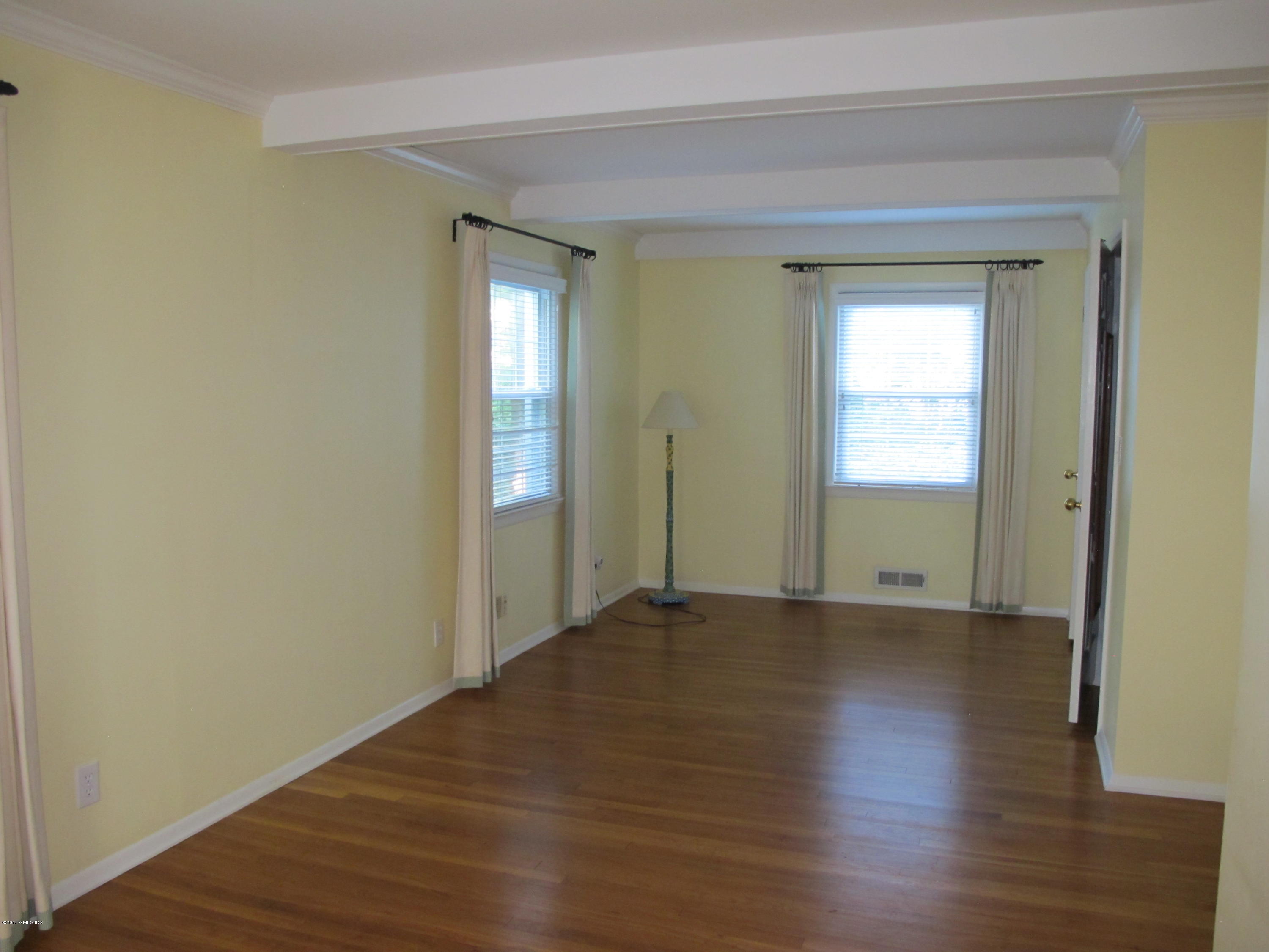 31 Pleasant Street Riverside, CT 06878 - Photo 15 of 21 IMG_2266