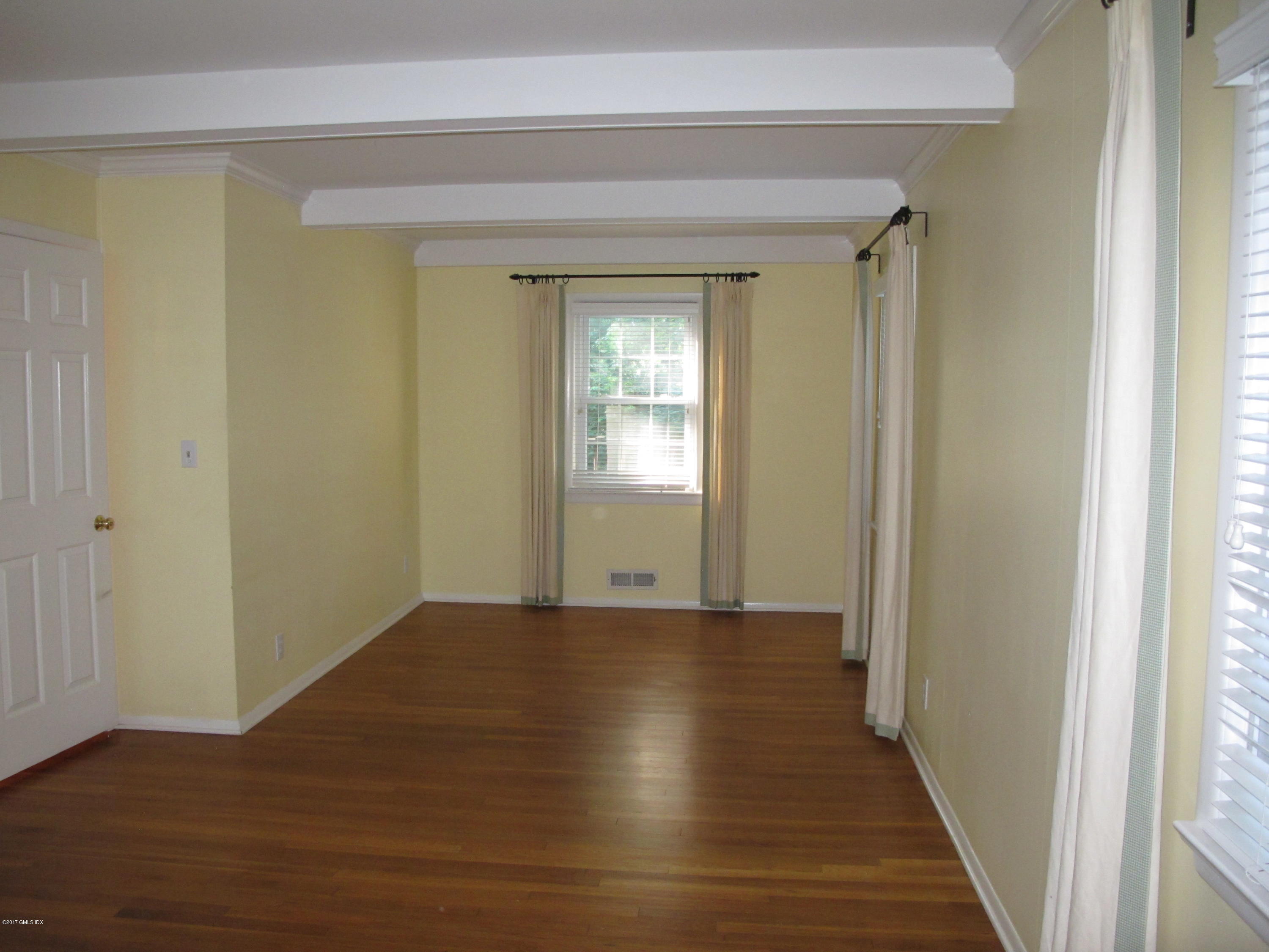 31 Pleasant Street Riverside, CT 06878 - Photo 16 of 21 IMG_2268