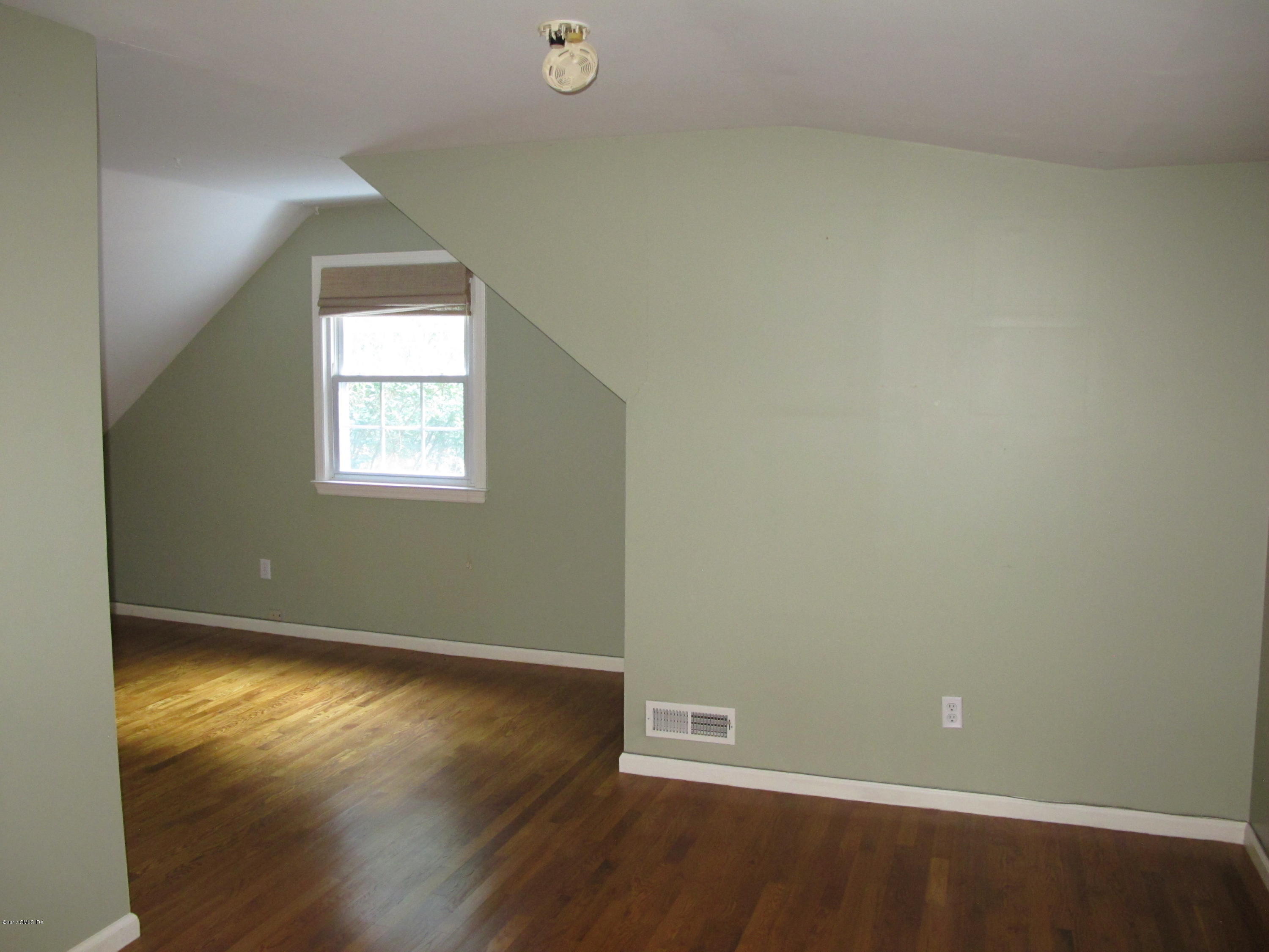 31 Pleasant Street Riverside, CT 06878 - Photo 18 of 21 IMG_2272