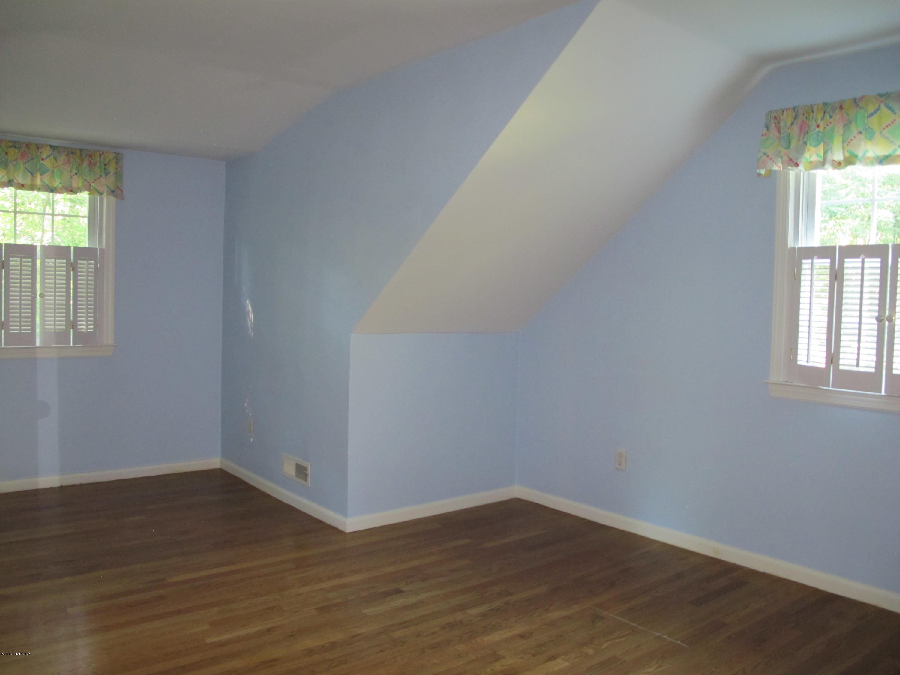 31 Pleasant Street Riverside, CT 06878 - Photo 19 of 21 IMG_2276
