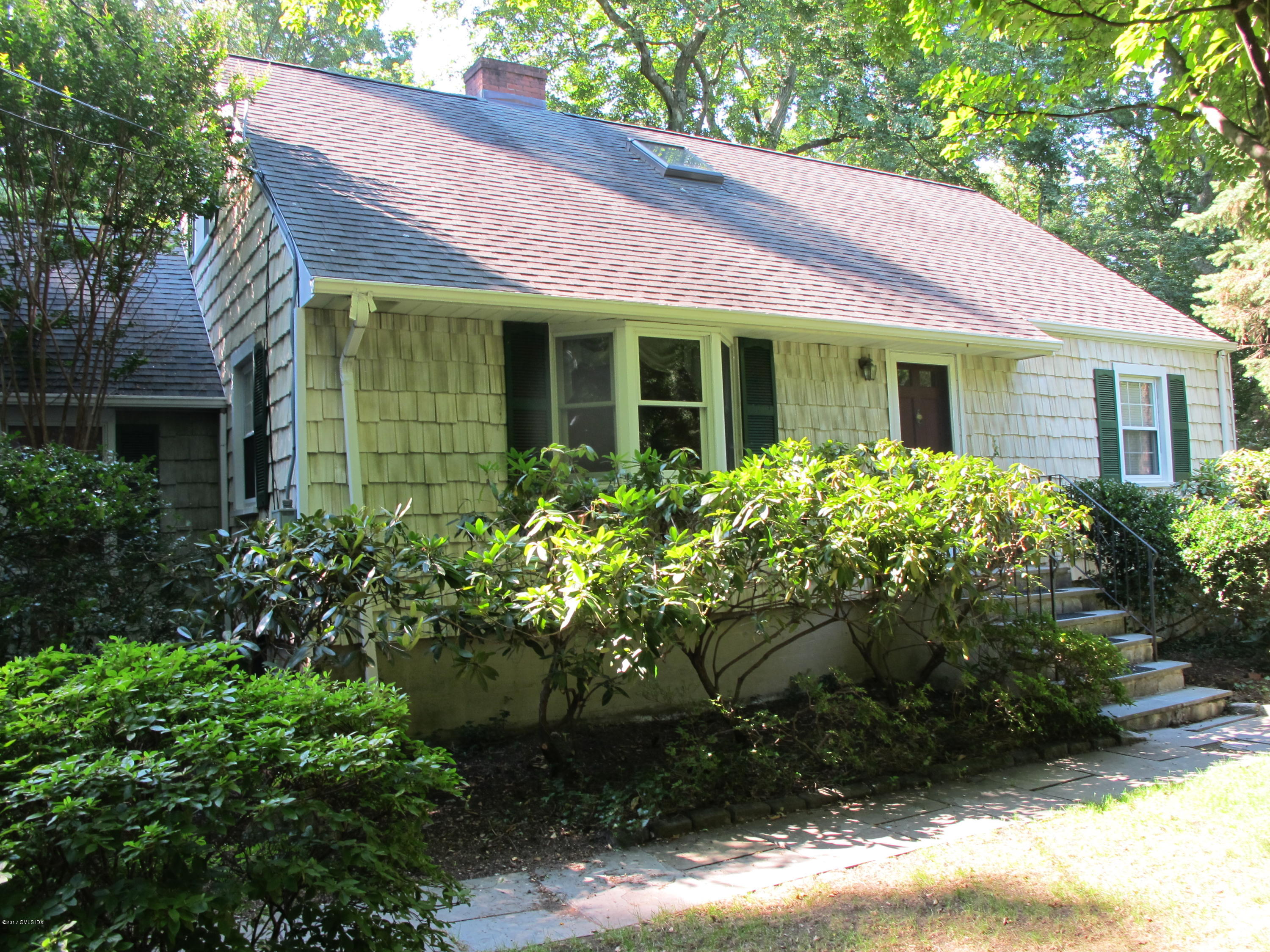 31 Pleasant Street Riverside, CT 06878 - Photo 2 of 21 IMG_2237