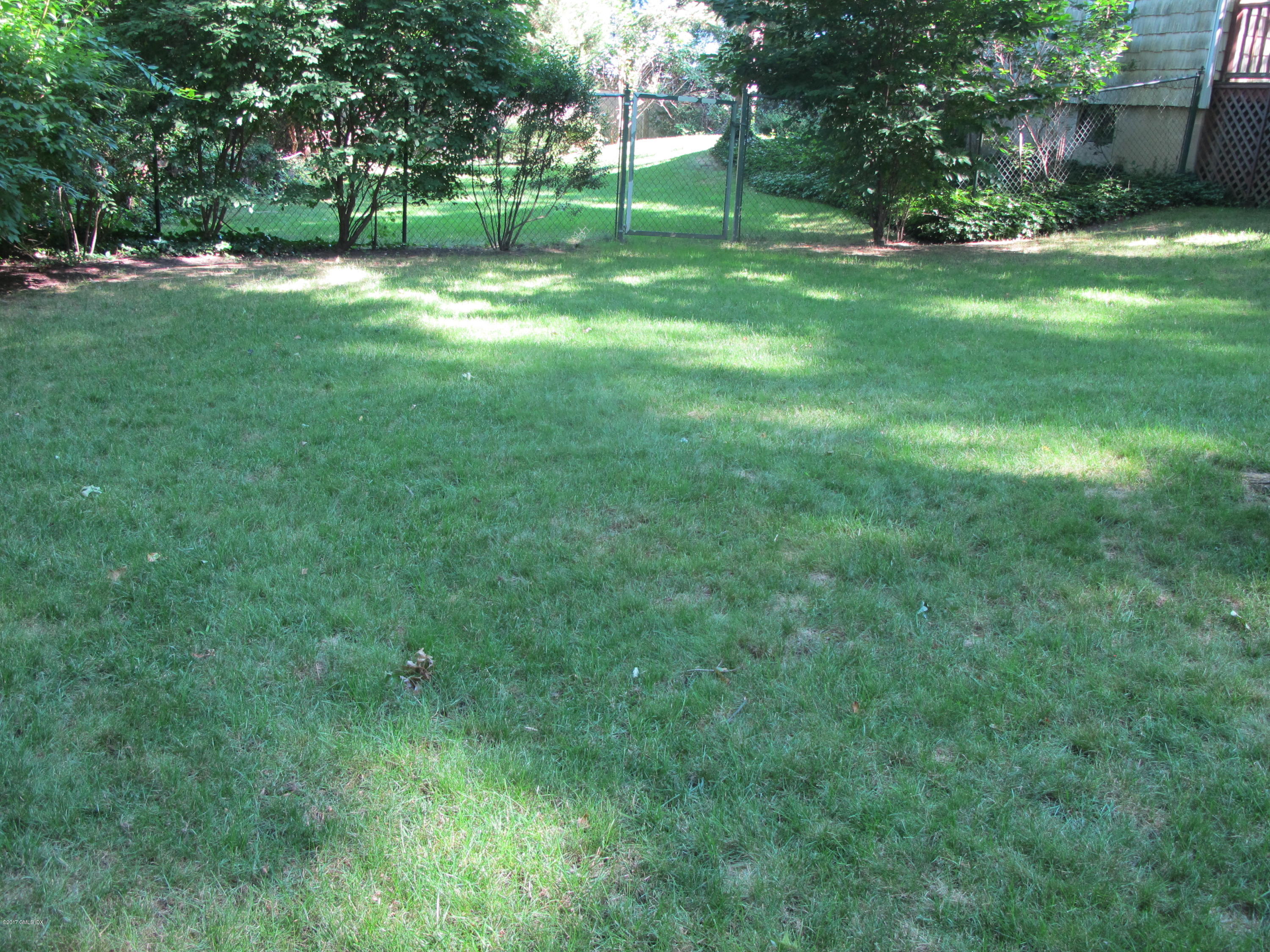 31 Pleasant Street Riverside, CT 06878 - Photo 7 of 21 IMG_2228